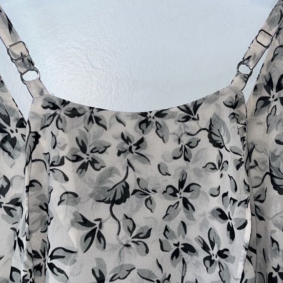 CABI Chiffon Sleeveless Semi-Sheer Floral Tunic Top Gray Adjustable Straps Sz Sm - Picture 9 of 12